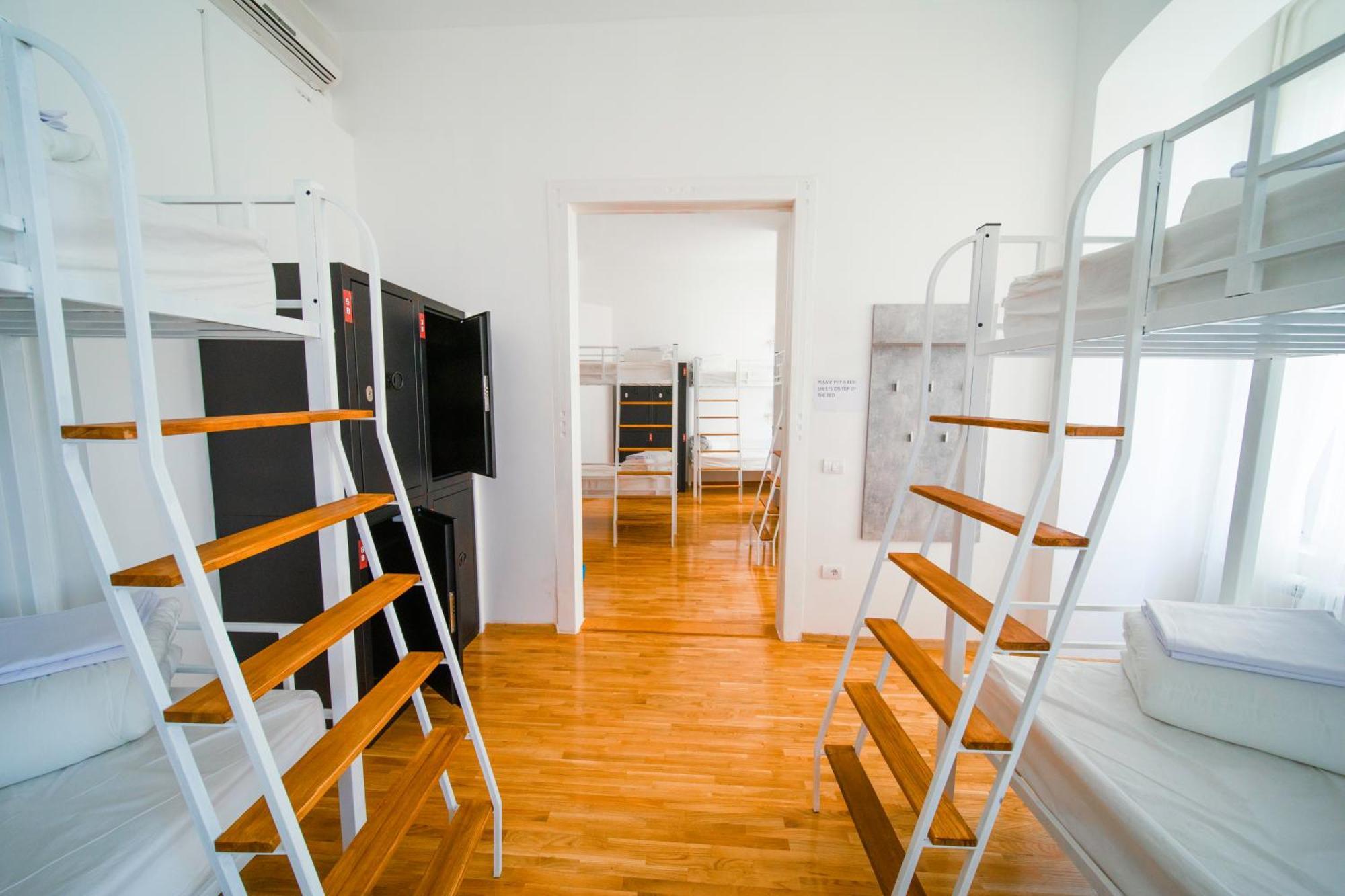 New Generation Hostel Como Lake المظهر الخارجي الصورة