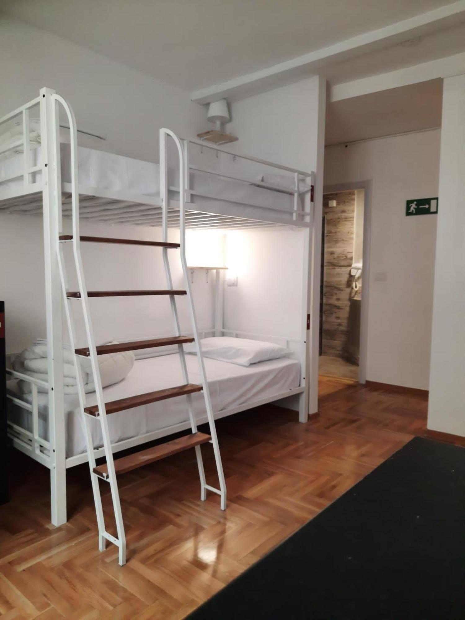 New Generation Hostel Como Lake المظهر الخارجي الصورة